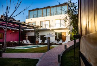 Casa de la Ballena allows 18 year olds to book a room