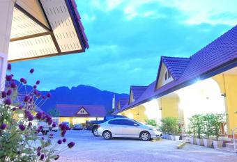 Rachawadee House has Balcony rooms