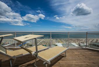 Bellettini Hotel has rooms with a private hot tub