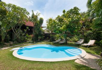 Pondok Agung Bed & Breakfast has Balcony rooms