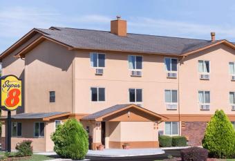 Super 8 by Wyndham Augusta/Ft Eisenhower Area has Smoking rooms