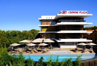 Crowne Plaza Montpellier Corum, an IHG Hotel allows 18 year olds to book a room
