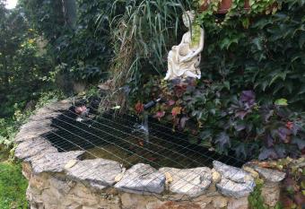 la long  re champenoise has rooms with a private hot tub