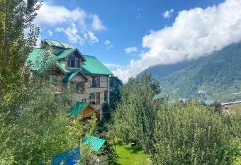 Nature Bliss - Mount Serene has Balcony rooms