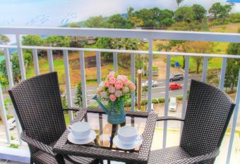 Taal View Room Tagaytay Staycation with WIFI has Balcony rooms