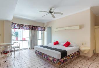 Capital O Hotel Hacienda Del Rio allows 18 year olds to book a room