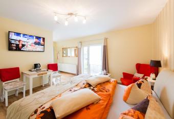 Apartmenthaus im Stieg allows 18 year olds to book a room