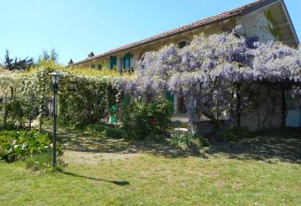 Agriturismo Cascina Serra allows 18 year olds to book a room