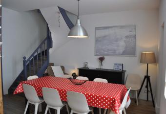 L Etoile De La Mer has Balcony rooms