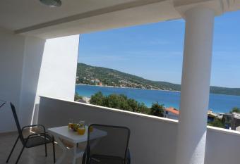 Apartmani ROKO, Sevid has Smoking/Balcony rooms