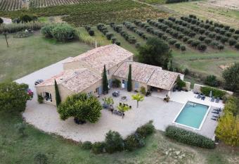 Mas du Vieux Tilleul has Balcony rooms