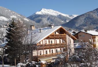 Albergo Bellaria has Balcony rooms