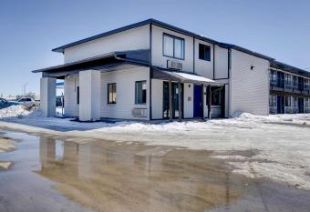 Studio 6 Rock Springs Wy Flaming Gorge allows 18 year olds to book a room