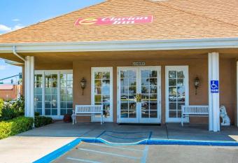 Clarion Inn Ridgecrest allows 18 year olds to book a room