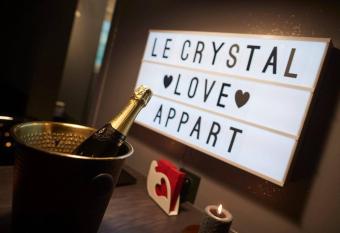 Crystal Love Appart allows 18 year olds to book a room