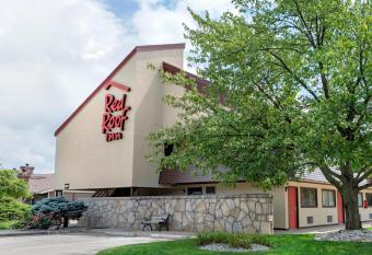 Red Roof Inn Lafayette - Purdue University allows 18 year olds to book a room