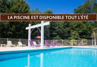 CERISE Dax - Les Jardins du Lac has Balcony rooms