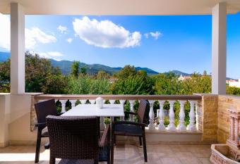 Villa Angel allows 18 year olds to book a room