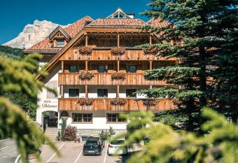 Hotel Diana has Balcony rooms