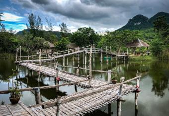 Numpu Baandin has Balcony rooms