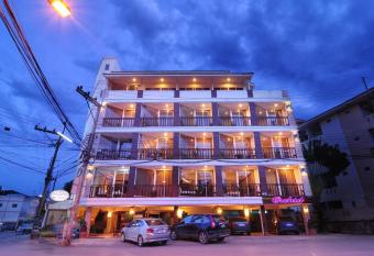 Khon Kaen Orchid Hotel has Balcony rooms