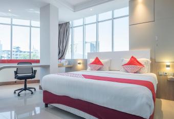 COLLECTION O 1301 Hotel Grand Citra allows 18 year olds to book a room