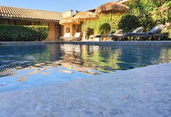 Le Mas de Mougins has Balcony rooms