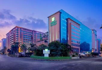 Holiday Inn Citystars, an IHG Hotel has Smoking rooms