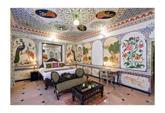 Chunda Palace has rooms with a private hot tub