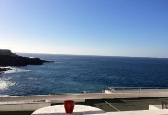 El Ancla has Balcony rooms