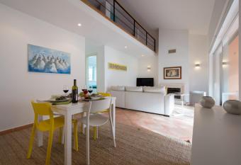 Exciting Beach Apartment allows 18 year olds to book a room