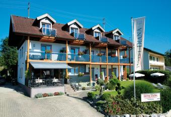 Hotel Diana has Balcony rooms