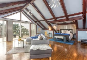 Ocean View Inn has Balcony rooms