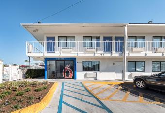 Motel 6 Mcallen allows 18 year olds to book a room