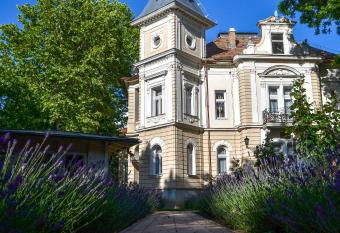 J  kai Villa has Balcony rooms