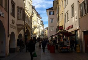 Iceman Room s Central has Balcony rooms