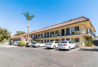 Motel 6 Ucr Riverside allows 18 year olds to book a room