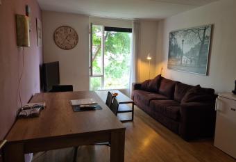 Royale en schone accommodatie met dakterras has Balcony rooms