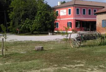 Barone Rosso has Balcony rooms