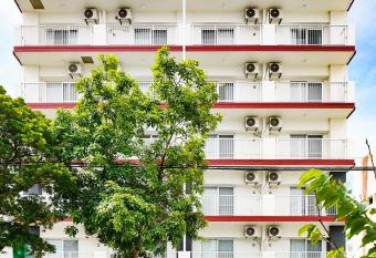 Condominium GOLF GOLF Tsuboya allows 18 year olds to book a room