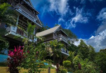 Mouggae Blues Villas allows 18 year olds to book a room