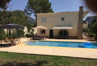 Villa Fuente has Balcony rooms