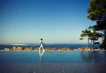 Hotel La Co(o)rniche has Balcony rooms