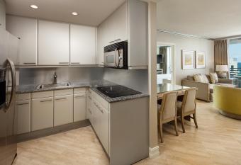 Hilton Bentley Miami/South Beach has Balcony rooms