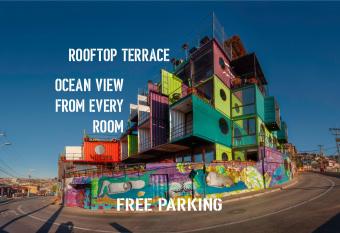 Hotel Winebox Valparaiso allows 18 year olds to book a room