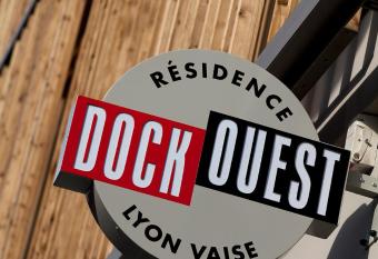 Adonis Lyon Dock Ouest has Balcony rooms