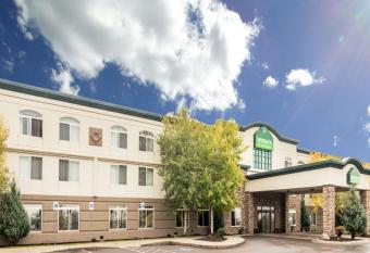 Fairfield Inn & Suites by Marriott Missoula allows 18 year olds to book a room