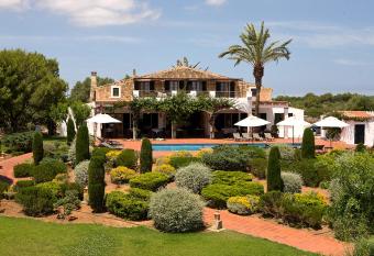 Hotel Rural Morvedra Nou allows 18 year olds to book a room