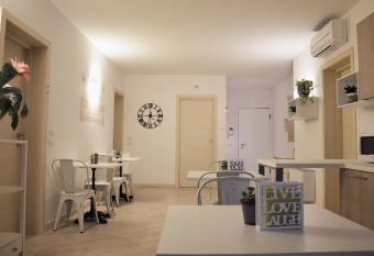 Il Sorriso has Balcony rooms