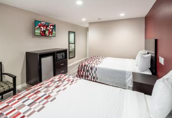 Red Roof Inn St George, UT - Convention Center allows 18 year olds to book a room